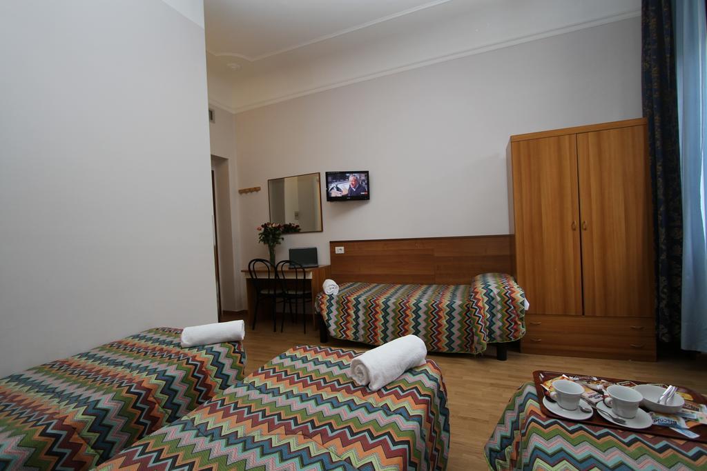 Hotel Brasil Milan — Zdjęcia 1